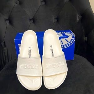UK 7.5 Women's Birkenstock Slide